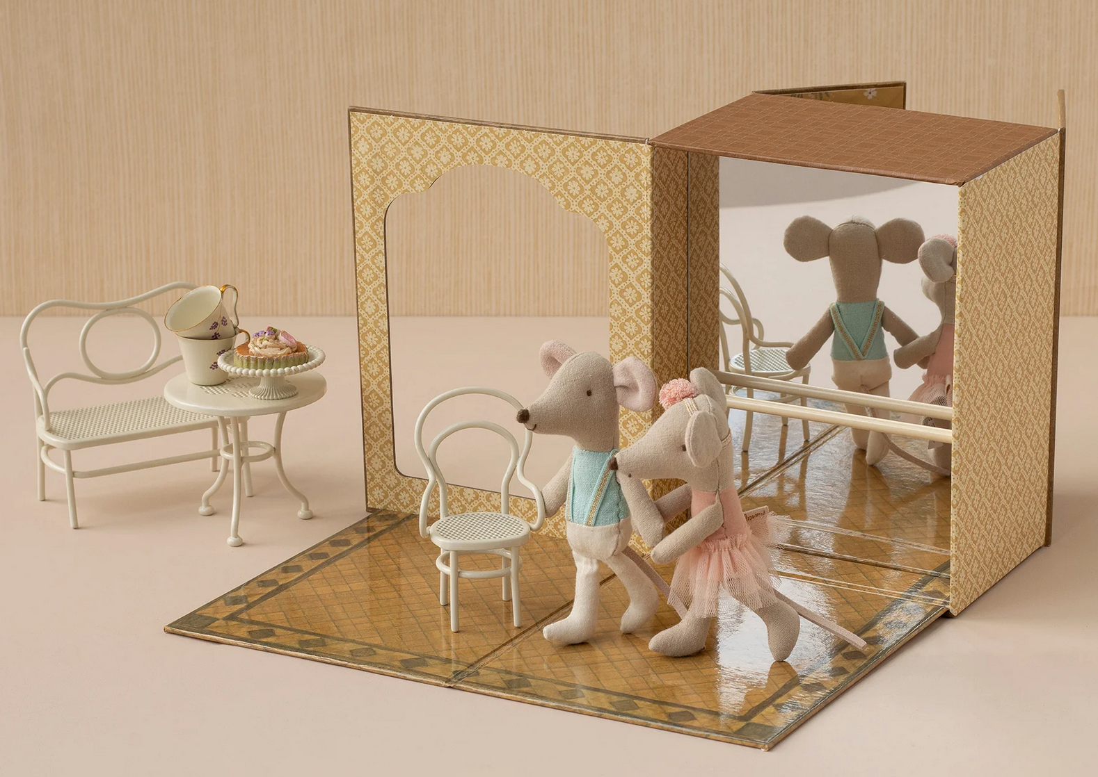 Maileg Ballet Mice In Dance Studio