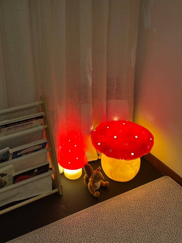 Small Mushroom Red w/ Plug