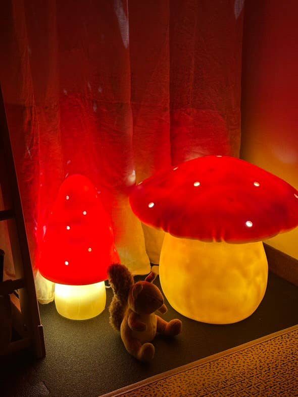 Small Mushroom Red w/ Plug