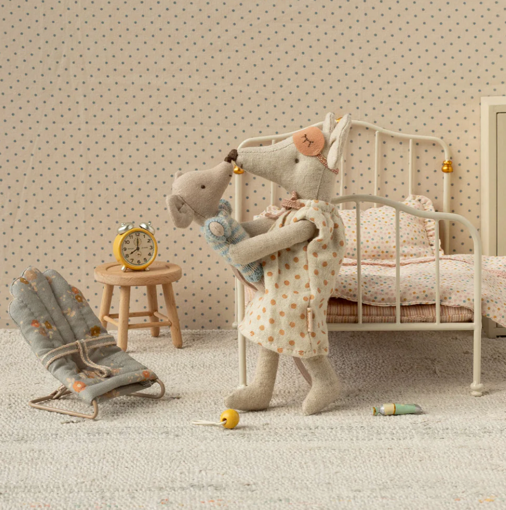 Maileg Nightgown, Mum Mouse - Light Grey